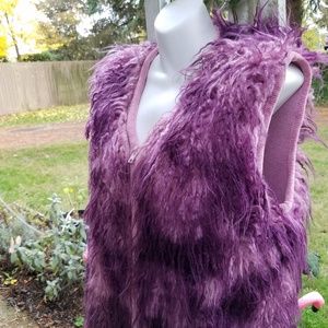 EUC Victoria Harbour furry vest M